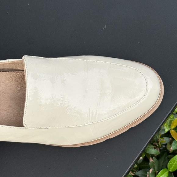 Vionic Elegant Cream Loafers for Women Size 8.5 Same Day Shipping NWOT - Picture 5 of 5